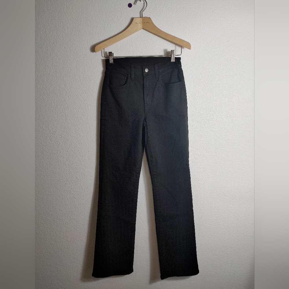 NWOT Edwin Jeans Size 26‎ Black Straight